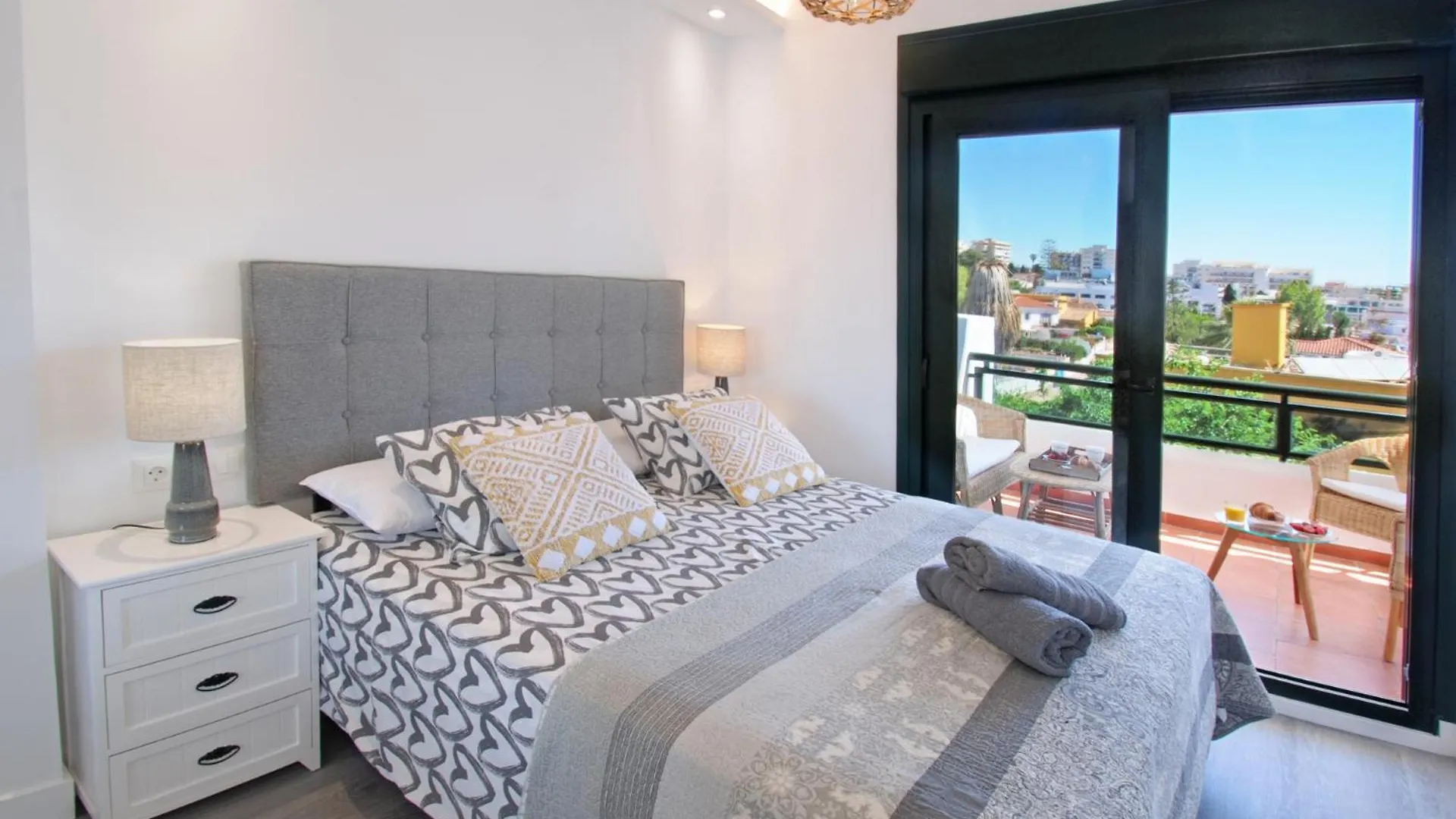 Appartement Isla De Benalmadena 2, 80M From The Sea, Amazing View,Ac, Bbq,Private Parking Espagne