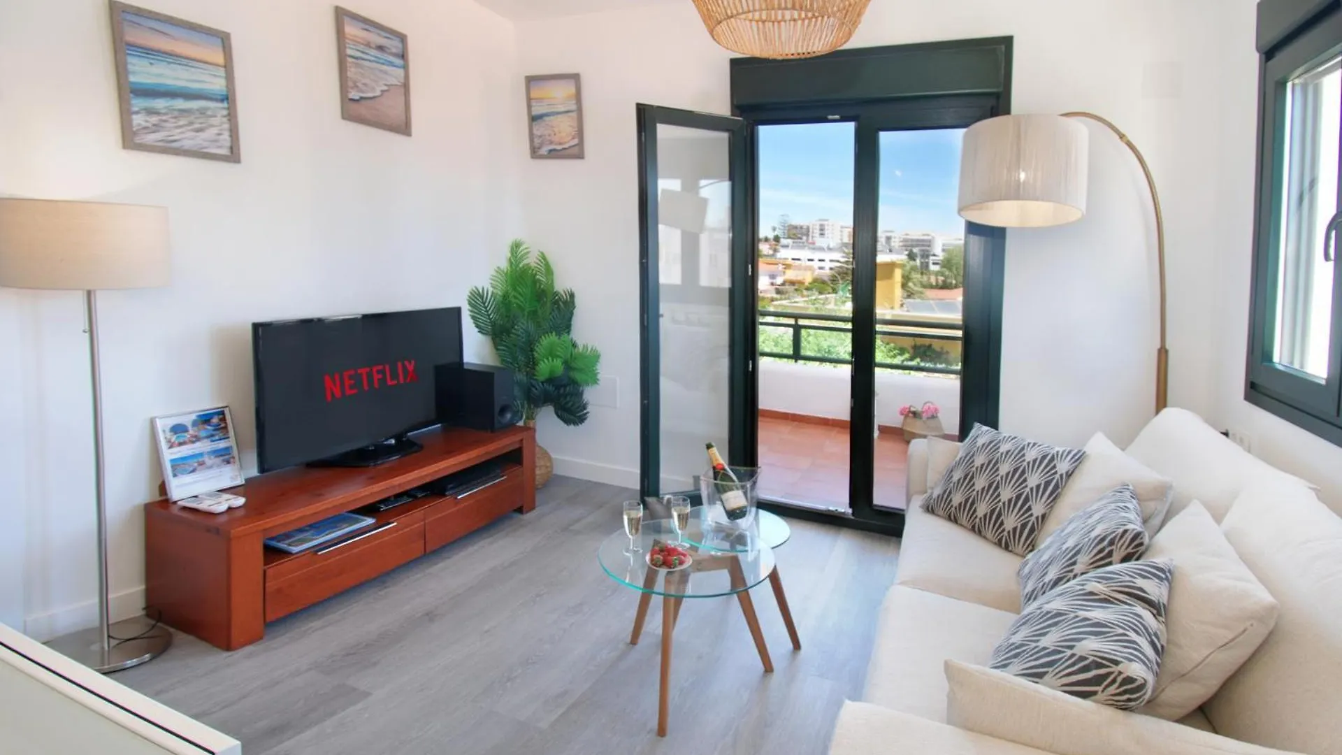 Appartement Isla De Benalmadena 2, 80M From The Sea, Amazing View,Ac, Bbq,Private Parking