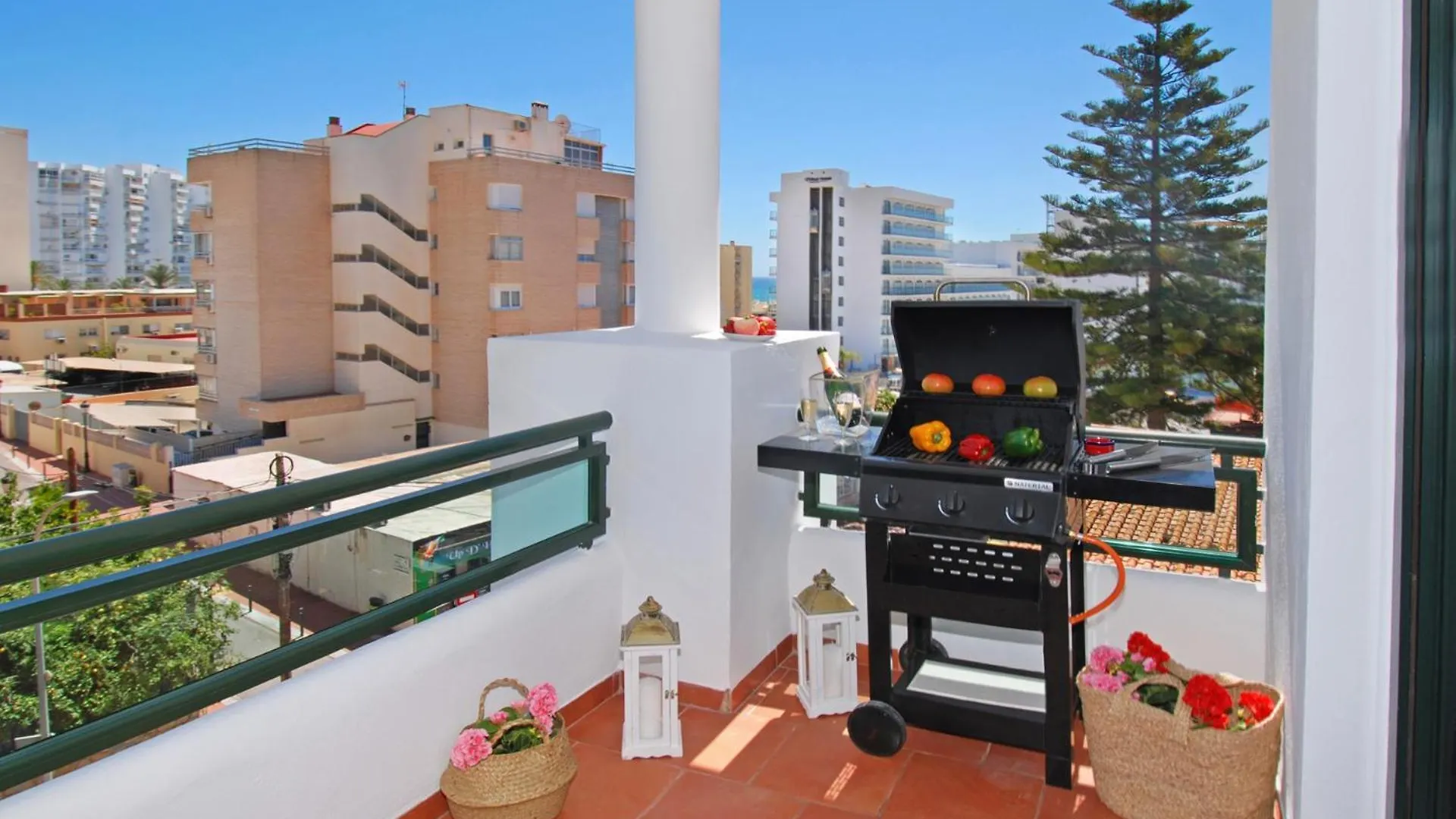 Appartement Isla De Benalmadena 2, 80M From The Sea, Amazing View,Ac, Bbq,Private Parking